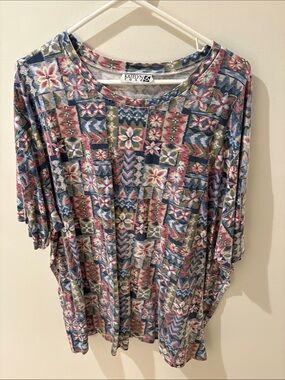 Kaleidoscope Floral-Print Short Sleeve Top by - Blue/Pink